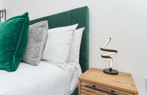 Meadow View - A Beautiful 3 Bed Apt With Stunning Countryside Views & Parking - Close To Ventnor, Shanklin & Sandown - 5 mins To Beach - Ideal For Friends, Families, & Business Stays - Dog Friendly - Foto 10