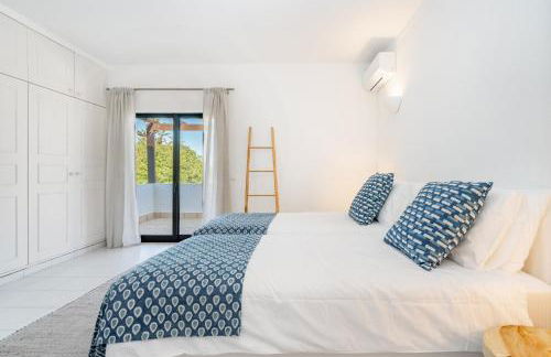 Luxury Private Family Villa with Pool AC & Parking - Foto 26