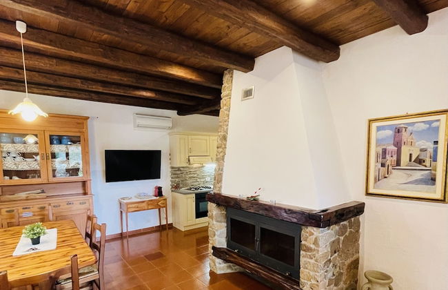 Quiet and Relaxing, Surrounded by Greenery a few Kilometers From the sea - Foto 17