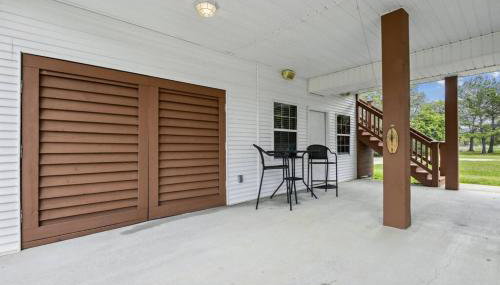 Old Town Bay St. Louis Outdoor Bar Area Game Room - Foto 2