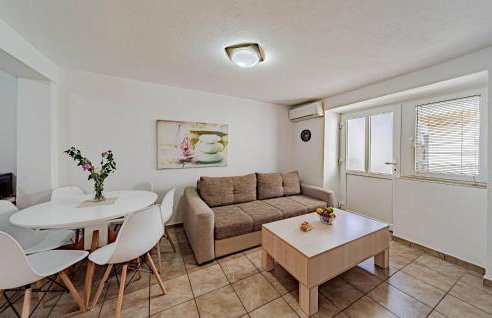 2 Bedroom Gorgeous Home In Hodilje - Photo 7