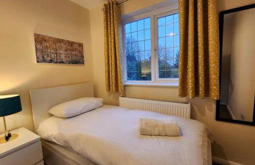 Bicester villa, 5Bedroom, Parking, WiFi, Garden - Foto 13