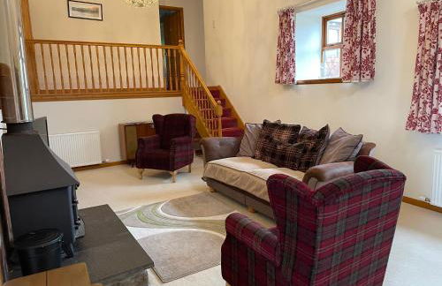 Woodside Steading - Photo 2