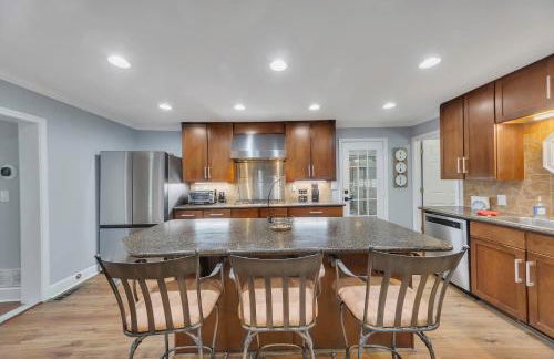 Lake Lanier Retreat Dock, Views & Golf Cart - Foto 55