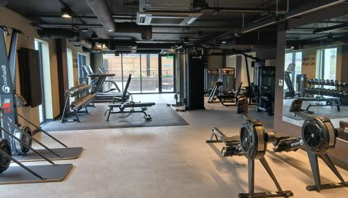 Modern 2BR Apartment in Manchester with Parking - Foto 5