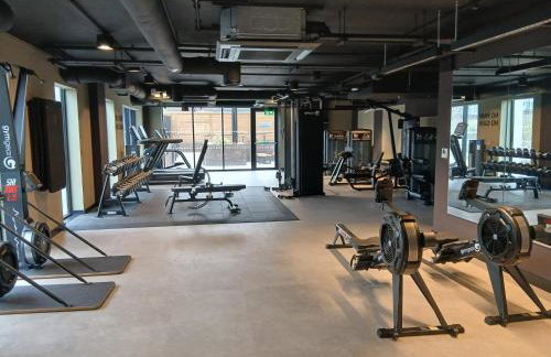 Modern 2BR Apartment in Manchester with Parking - Foto 5