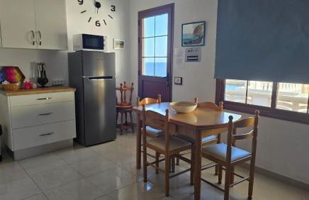 Vv Puesta de Sol frente al mar con Balcón y Aire Acondicionado - Photo 4