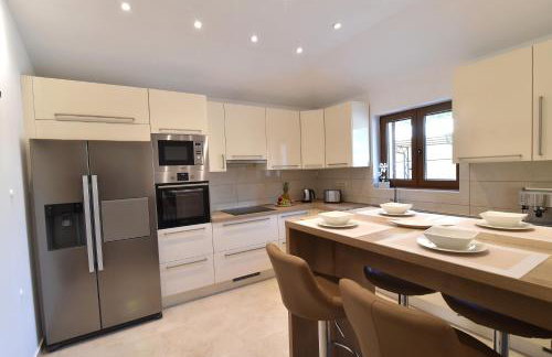 Villa Muskatel KRK -with heated covered pool - Photo 77