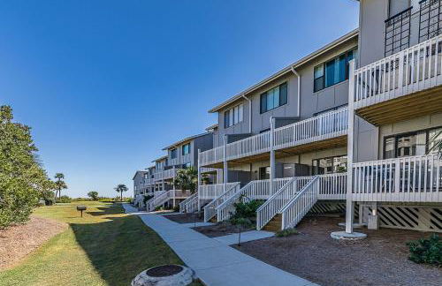 First Floor Condo - Walking distance to beach and pools! - Foto 35