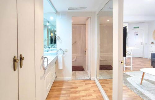 DFLAT Escultor Madrid Apartments - Photo 48