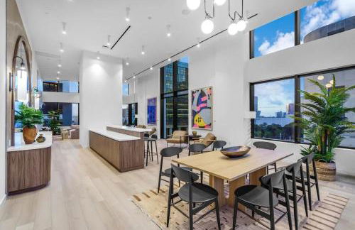 Modern Downtown Condo with Pool Gym BBQ Game Room CoWorking Spaces - Foto 45