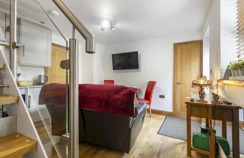 The Terrace - Beautiful 1-Bed with Roof Terrace Pass the Keys - Photo 11