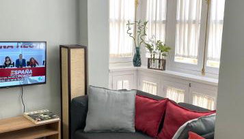 Elegancia y confort en el corazón de Málaga - Foto 3