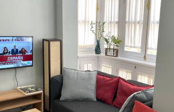 Elegancia y confort en el corazón de Málaga - Foto 3