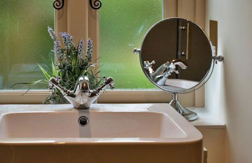 Finest Retreats - The Thatch at Winterborne Houghton - Photo 26