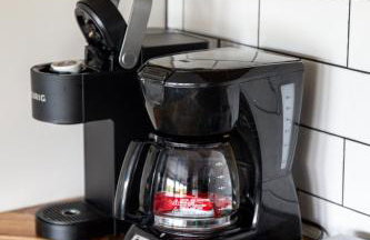 Bryan Lake Oasis in Downtown Lake Ann - Foto 45