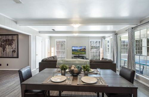 The Huge Home I Next 2 SHSU I Sleeps 16 I PingPong - Foto 31