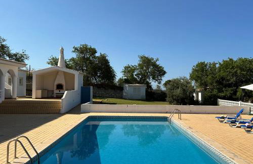 BnB Homes Luxurious Villa Stardust with Swimming pool & BBQ for Family Fun - Foto 62