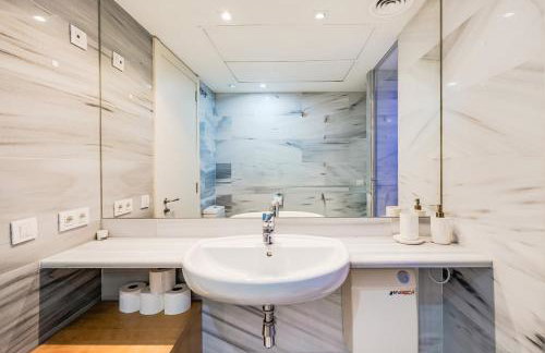 Penthouse With The Best Views! - Photo 14