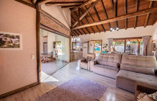 Casa Rústica com Piscina Privativa, Banheira de Hidromassagem, Ar-Condicionado, Pet friendly - Refúgio na Natureza a 5 Minutos do Centro de Imbituba, Perfeita para Famílias e Grupos - Photo 28