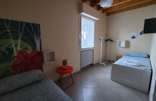 Casa con ampio terrazzo, vista lago e giardino - Foto 68