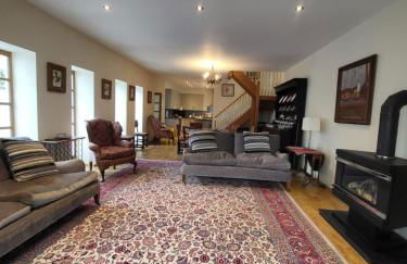 The Coach House - Photo 16