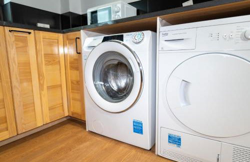 Stylish 4 bed - Contractor Stays, Wi-fi, Plenty of Parking - Foto 19