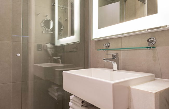 Charlie Alphaville - Foto 30