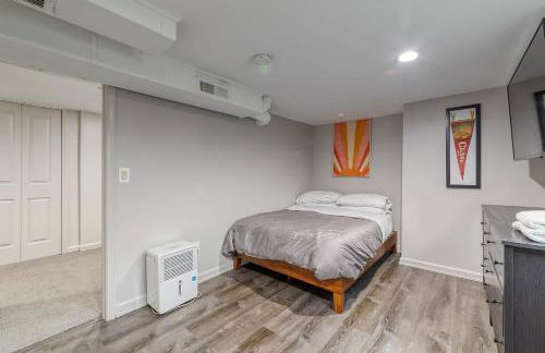 3 Bedroom Greek Revival Cottage Walk to Big House - Foto 8