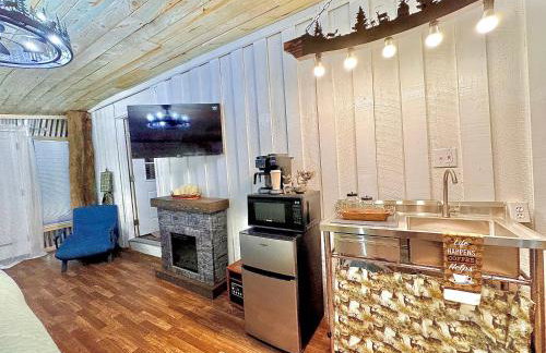 King Suite & Bunkhouse - Deer Camp - WiFi - Grill - Foto 3