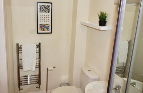 AmberBlue@Epsom - Photo 14