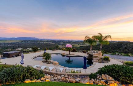 Colina by Avantstay Secluded Mountain Top Oasis w/ Pool, Hot Tub & Putting Green! - Foto 14