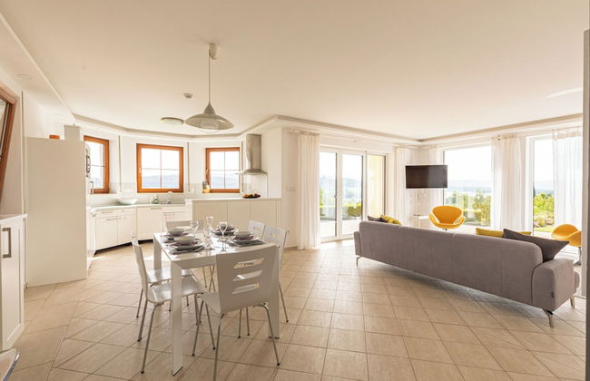 Luxury 10-bed Villa With View, Pool, Playground - Photo 26