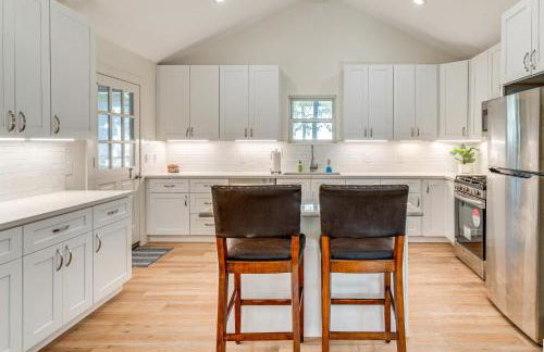 4 Mi to UT Austin Bright and Modern Family Home - Photo 6