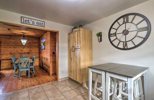 Secluded Cabin with Hot Tub, Game Room and Views! - Foto 11