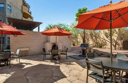 Beautiful Studio Apt in a great resort setting with fountains, courtyards, and pool with bar - Foto 38