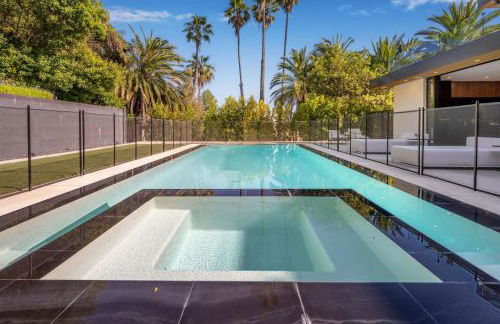 Luxury 6BR Beverly Hills Villa with Pool and Views - Photo 22