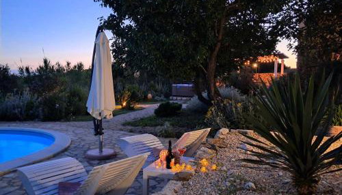 Villa Cesarica Novalja - Foto 4, Garden, sunbed