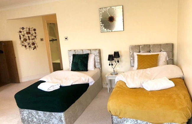 3-bed Semi-detached House, Wifi, Parking, Outdoor Space - Photo 9