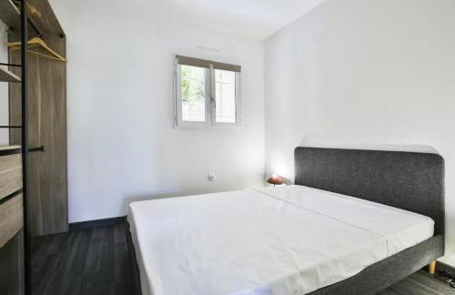 Superbe 2 pièce tout confort - AC, piscine, Park - Foto 2