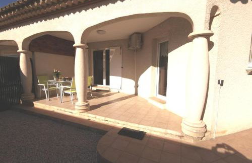 Gite en 3 épis de plain-pied, 2 chambres, climatisé, terrasse, jardinet et parking, très calme - Foto 12