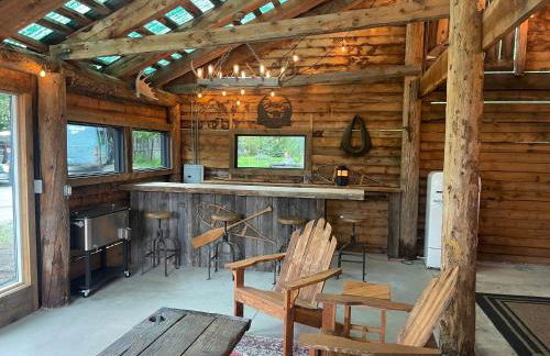 Bear Lodge with private Pool, Hottub, and Sauna! - Photo 12