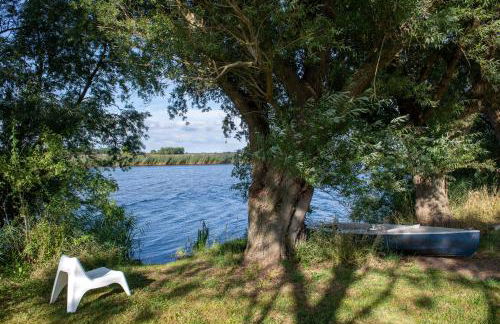 Reetdachhaus direkt am Wasser - Foto 4