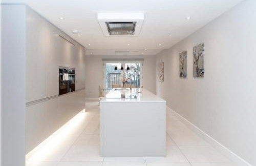 Stunning Central Windsor Town House With Parking - Foto 4