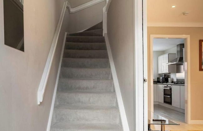 Charming 3 Bed Home in Stepps, Glasgow - Garden & Patio - Photo 48