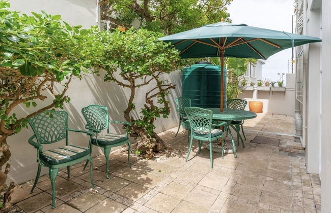 Bantry Beach Luxury Suites - Photo 42