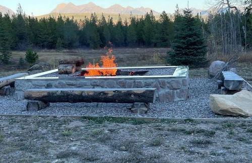 Secluded Cabin in Polebridge, Montana, with Fantastic Views of Glacier National Park - Dream Glamping Experience - Photo 28