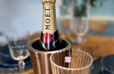 Spacious 4 Bedroom Farmhouse - Photo 12