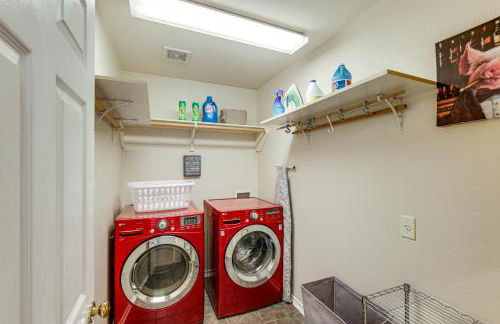 DFW Fun Awaits Family Home in Crowley! - Foto 31