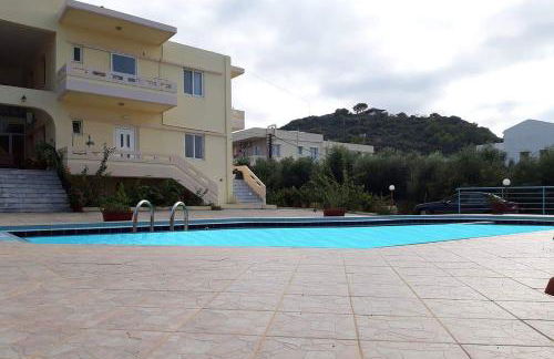 Nik Litinas Apartments with pool - Photo 2